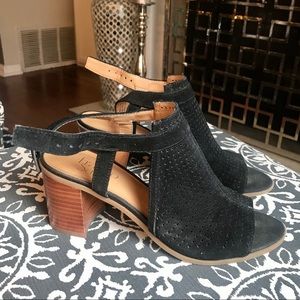 Franco Sarto Harlet 2 black suede peep toe wedge